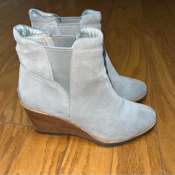 Sorel After Hours Chelsea Gray Suede Wedge Ankle Bootie Size 9 - Picture 2 of 12